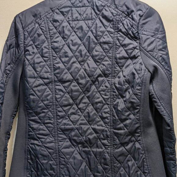 And eawy Quilted Blue Jacket- Size Small - Picture 10 of 10